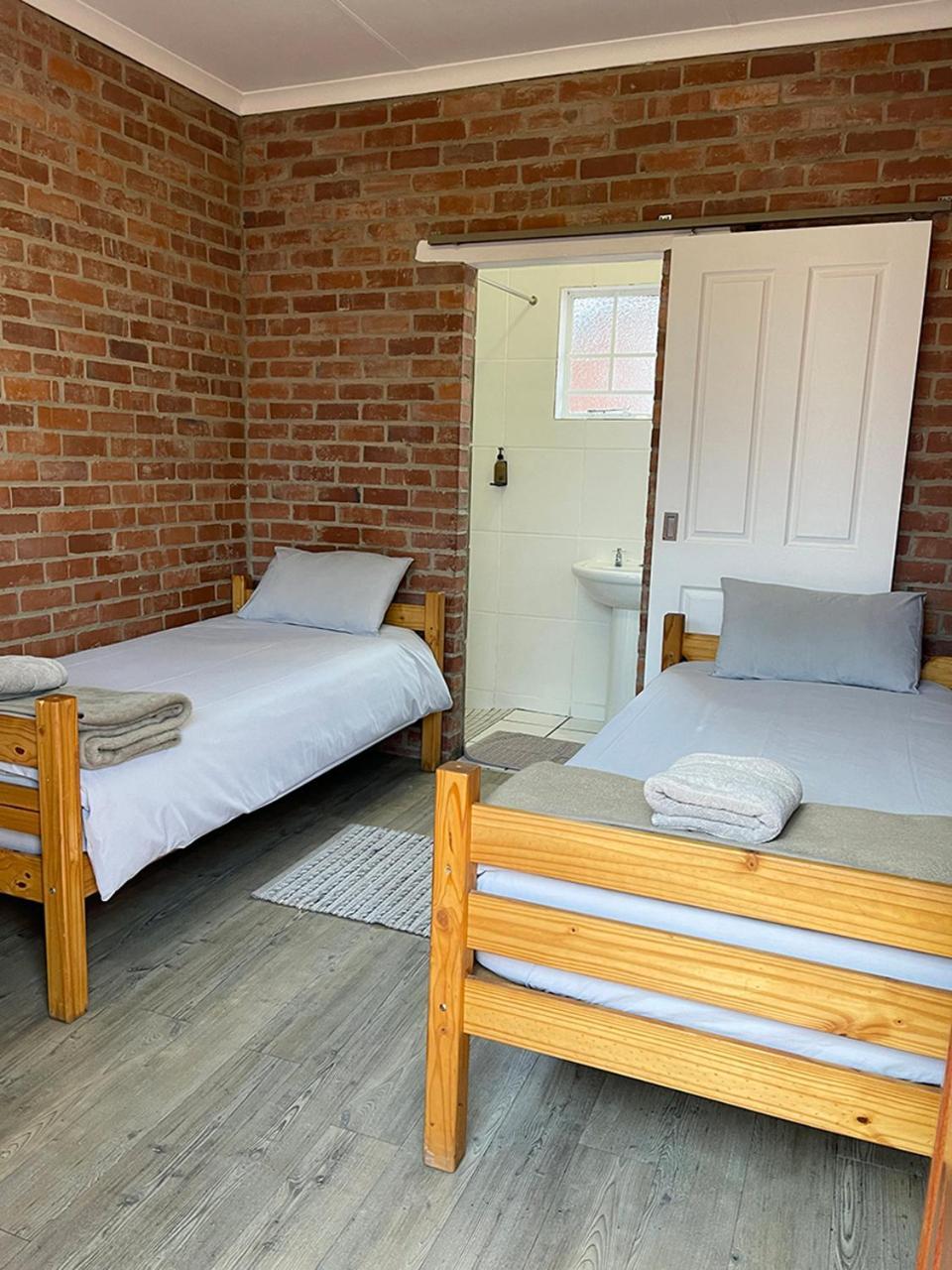 Village Lodge Harrismith Extérieur photo