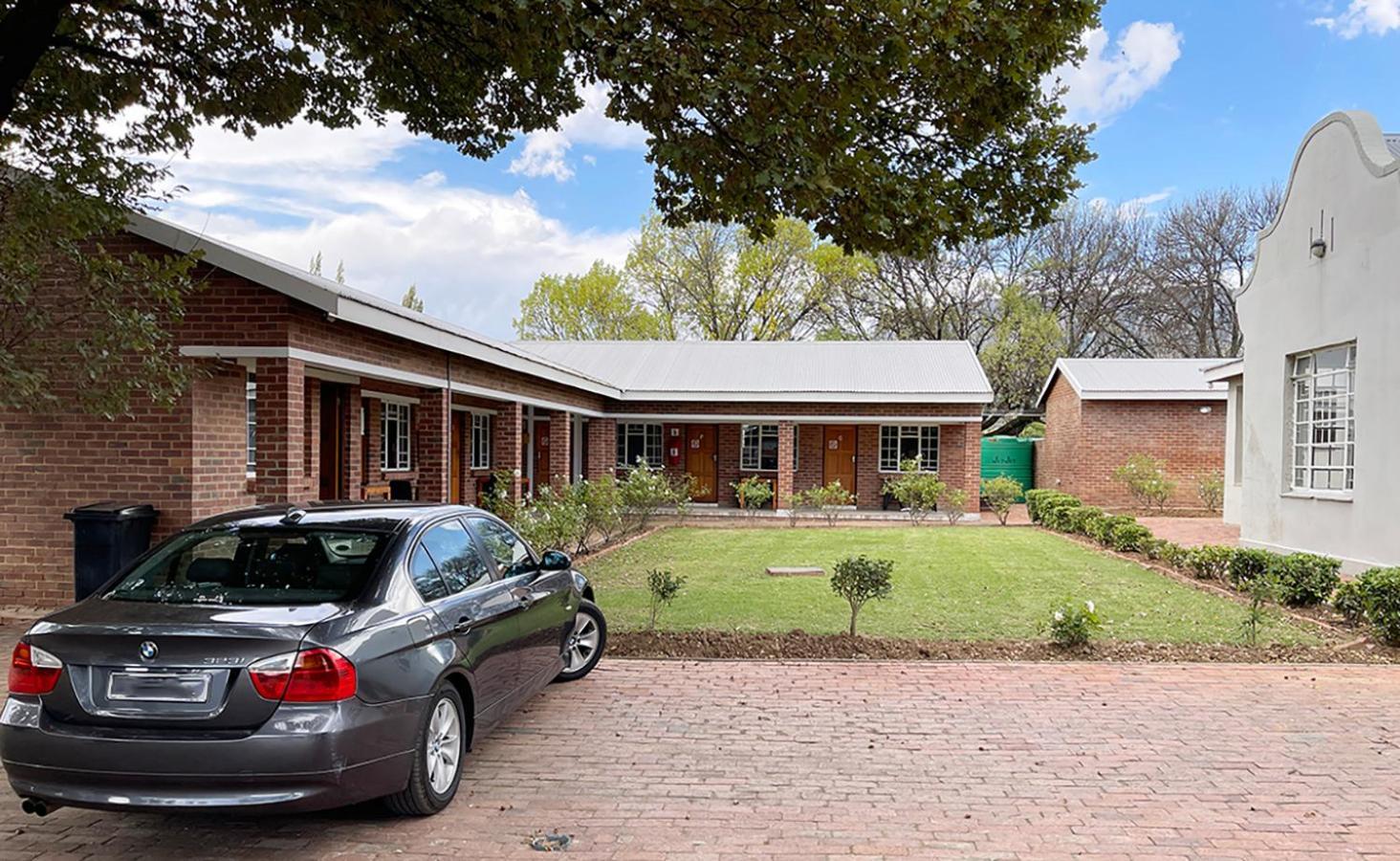 Village Lodge Harrismith Extérieur photo